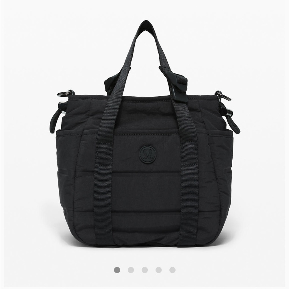 Lululemon dash all day bucket bag